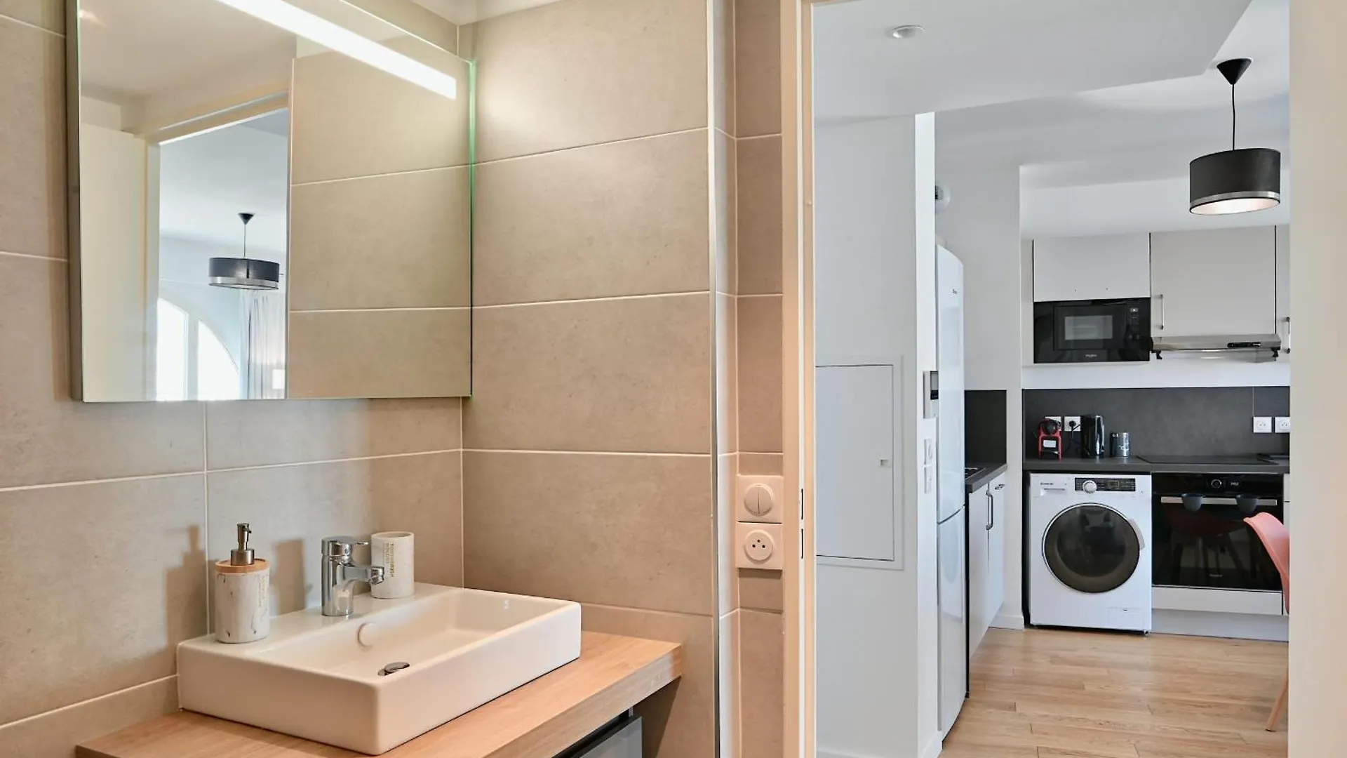 Gaspard Furnished Flat Apartment Marseille 0*,  France